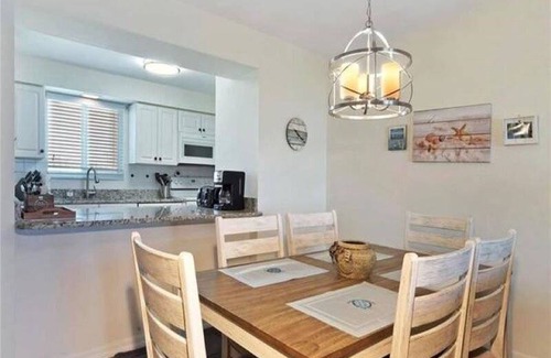 Fort Myers Beach Condo | 96 m² Condo ∙ 2 bedrooms ∙ 4 guests