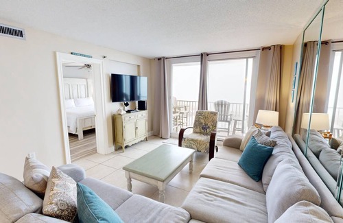 Holiday Isle Condo | 98 m² Condo ∙ 2 bedrooms ∙ 6 guests