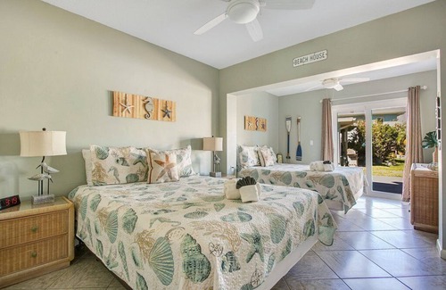 Bay Esplanade Apartment | Accessible Double Queen Bed