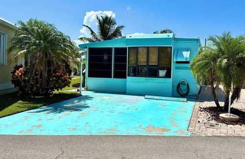 Hutchinson Island South House | Adorable 1 Bedroom 1 Bath Beach Bungalow just steps from the ocean! Fully equipped open kitchen.