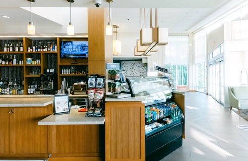 Marathon House | Adventure Awaits! Four Comfy Units Near Beaches, Pool and Attractions