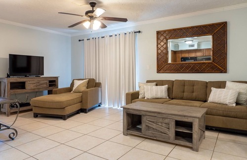 Holmes Beach Condo | Alamanda Villas 3 Beach Side Condo With Heated Pool