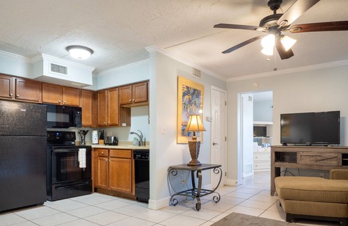 Holmes Beach Condo | Alamanda Villas 3 Beach Side Condo With Heated Pool