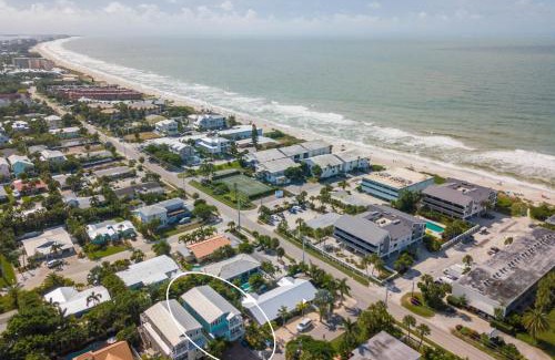 Holmes Beach House | Almost Gulf Front