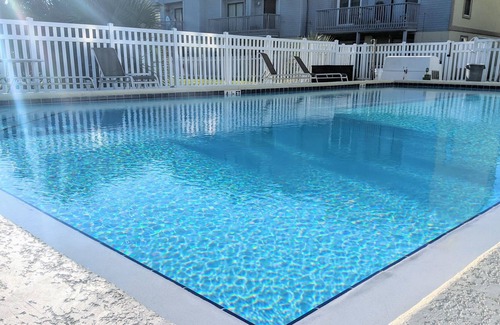 Fort Walton Beach - Destin Condo | **AMAZING Florida Condo with Pool near White Sand Beaches!**