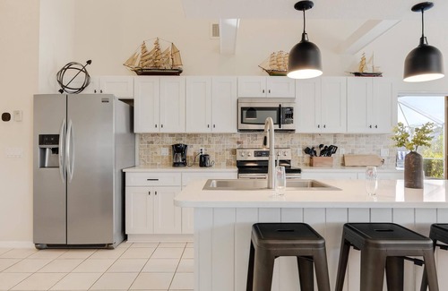Fort Myers House | Amazing Home for the family, Pet-Friendly, Kayaks! Book Today! Villa Delightful-Roelens Vacations