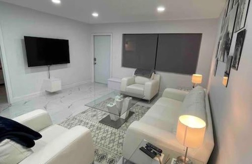 Hallandale Beach House | AMAZING, ONE OF A KIND 3/2 HOME