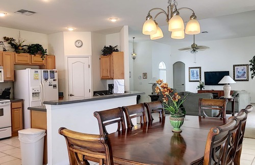 West Haven House | AMERICAN MANOR : Private Pool 24/7 Support During Your Stay