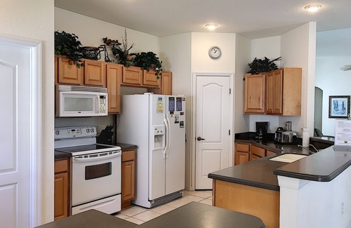 West Haven House | AMERICAN MANOR : Private Pool 24/7 Support During Your Stay