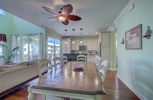 Bradenton Beach House | Anna Maria Island Beach Palace-Private Pool-Private Outdoor Kitchen-Free Wi-Fi