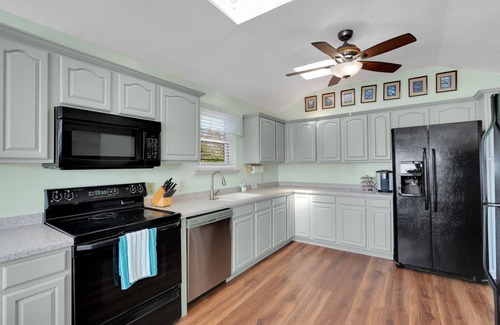 Ilexhurst House | Anthony Beach Cottages - Island Retreat Heated pool home w/4 bedrooms 3 baths