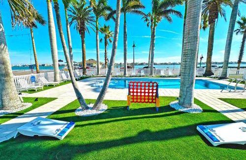Pass-a-Grille Historic District Apartment | Apartment ∙ 8 bedrooms ∙ 18 guests