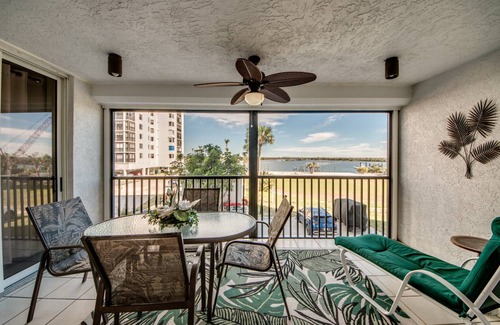 Mid Island Apartment | Apartment ∙ 2 bedrooms ∙ 4 guests