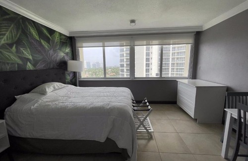 Sunny Isles Beach Apartment | Areia Azul Aparts Miami - ART Room at Marco Polo Beach Resort