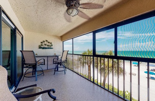 Madeira Beach Hotel | Arie Dam 204