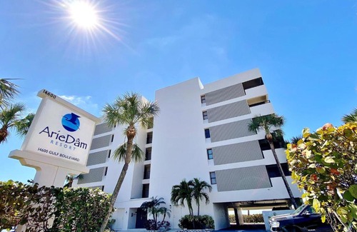 Madeira Beach Apartment | Arie Dam 402