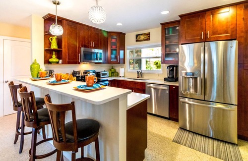 Arlington Park House | Arlington Park Amazing Location Pet Friendly 2 Master Suites Home