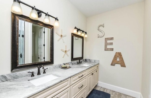 Bradenton Beach House | Atlantis Beach House by AMI Locals