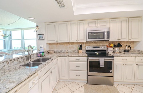 Butler Beach Apartment | Barefoot 217-Second Floor Direct Oceanfront Condo