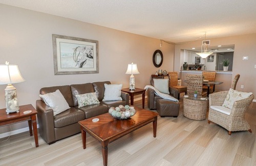 Butler Beach Apartment | Barefoot Trace 213 Direct Oceanfront