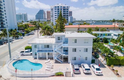 Central Beach Apartment | Bayshore Breeze 4 - Fort Lauderdale Beach