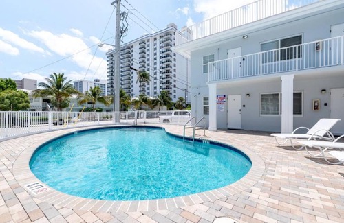 Central Beach Apartment | Bayshore Breeze 4 - Fort Lauderdale Beach