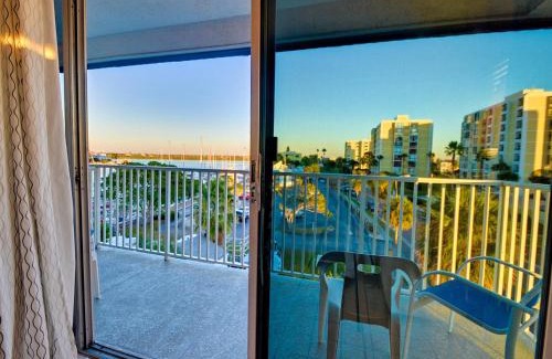 Clearwater Beach Apartment | Bayside Condos 29 City and bay views 659