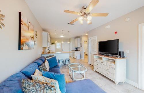 Pensacola Beach Apartment | Baywatch G1