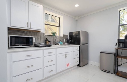 Jacksonville House | Be A Nomad | Steps to the ocean | pet friendly