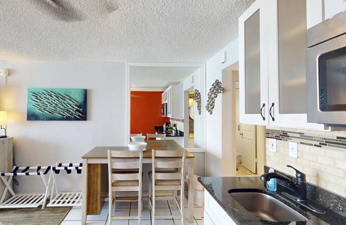 Treasure Island Condo | Beach and Bed! Both Perfect. Great Value.