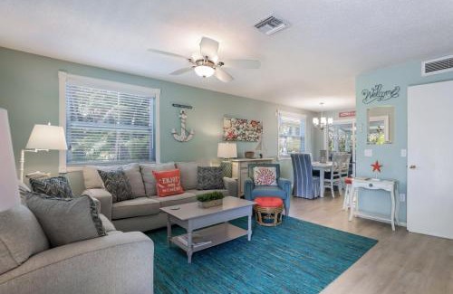 Holmes Beach Villa | Beach Breeze Hideaway Villa