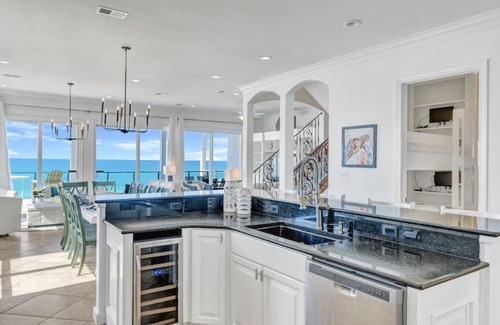 Gulf Pines Apartment | BEACH FRONT JEWEL (FORMALLY `THE MAGNIFICAT`)