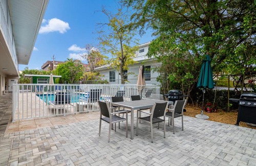 Old Naples Apartment | Beach Luxury 805