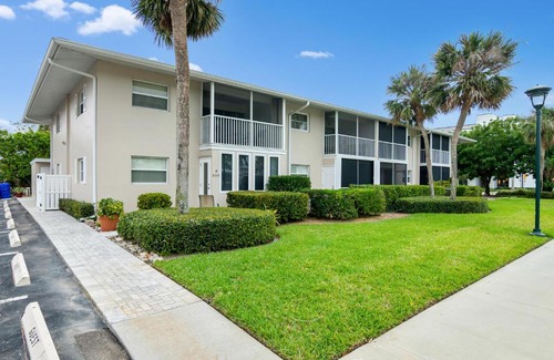 Old Naples Apartment | Beach Luxury 805