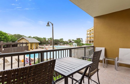 Fort Walton Beach - Destin Condo | Beach Resort 203 - Gulf View, Heated Community Pool, Free Beach Service!