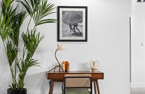 Flamingo/Lummus House | Beach Side Condo
