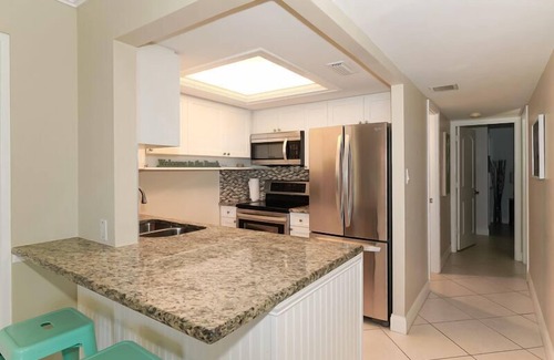 Siesta Key Condo | Beachfront Condo - 2-Bedroom - Luxury - Directly on Crescent Beach