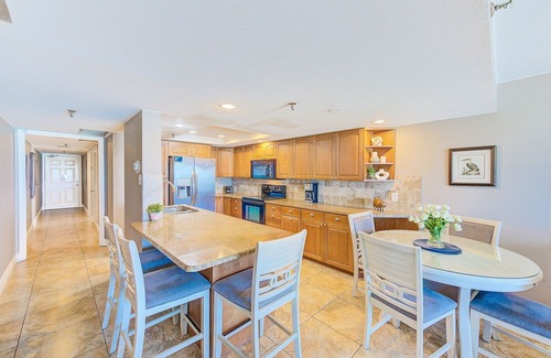 North Redington Beach Condo | Beachfront, King Bed, Heated Pool Sleeps 10 - 204