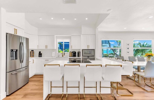 North Captiva House | “BEACHFRONT” LUXURY ISLAND HOME. PRIVATE SWIM SPA~DOCK FISHING~GolfCart STUNNING