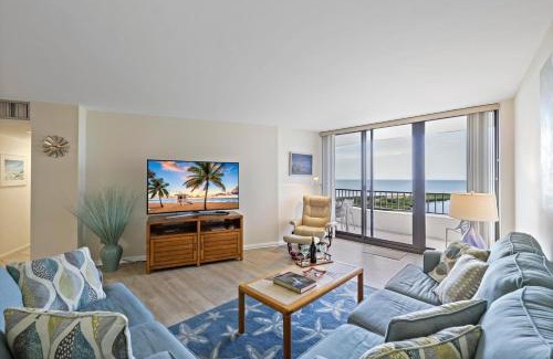 Marco Island House | Beachfront penthouse with spectacular views and pool