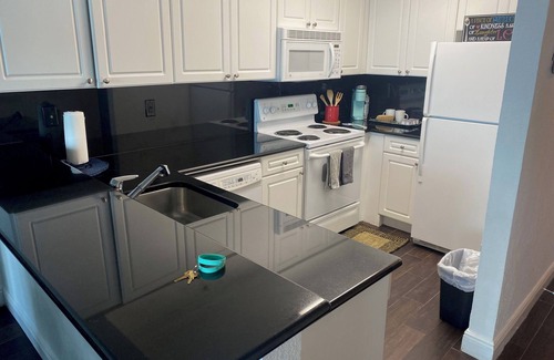 Hollywood South Central Beach Condo | Beachfront Resort-style Living!