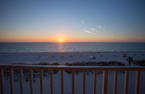 Treasure Island Condo | Beachfront Stateroom. Perfect Views on the 5th Floor. Comfortable & Relaxing in Great Location.