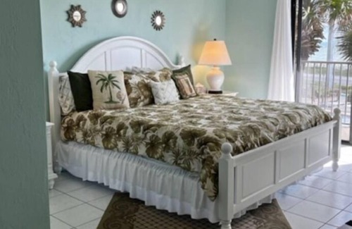 Ormond-by-the-Sea Condo | Beachside Beauty ! Stunning Ocean & Pool Views !