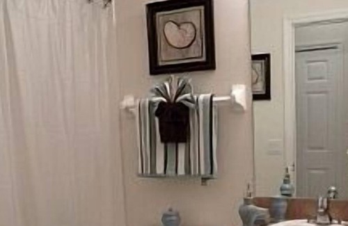 Highgate Park Villa | Beautiful 4 Bedroom 3 Bathroom pool and spa Villa In Secure Gated Community