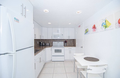 Hollywood South Central Beach Condo | Beautiful Apartment on Hollywood Beach ! 9th floor