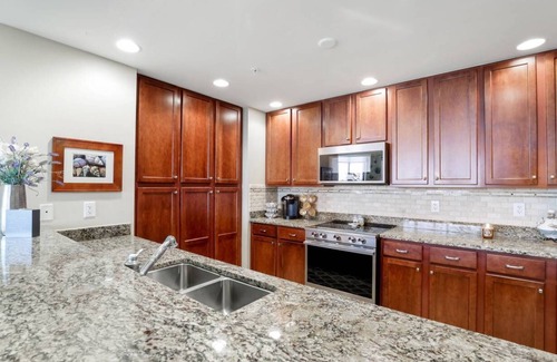 Cape Harbour Condo | Beautiful Cape Harbour Marina 8th floor Condo