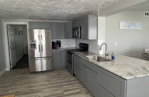 Overbrook Gardens House | Beautiful Coastal Home located within 2 miles to the beach!