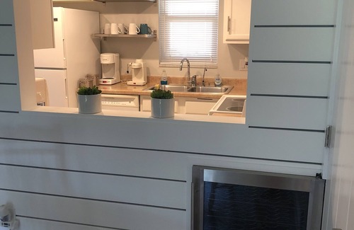 Marco Island Condo | Beautiful Cottage Beach Condo