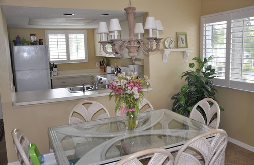 Marco Island Condo | Beautiful Eagle Cay condo