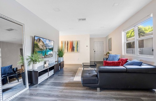 Liberty City House | Beautiful House w/Pool! - 5 min from Wynwood/Design District